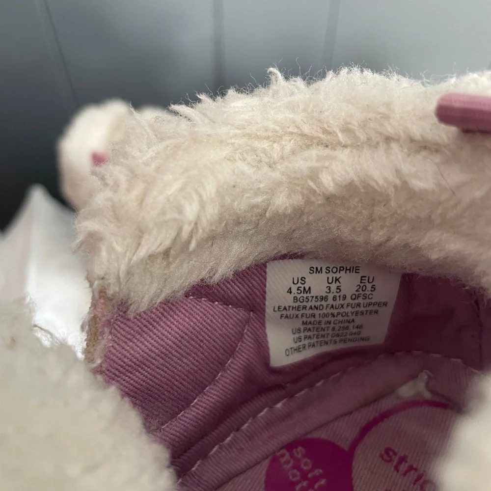 Stride Rite Tan toddler Boots with  White Fur size 4.5